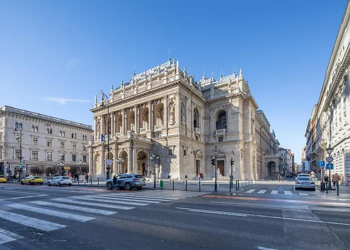 Opera House With Free Garage Апартаменты Будапешт